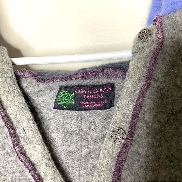 < Cosmic Garden Designs Wool Blend Color Block Shacket > - Picture 4 of 5